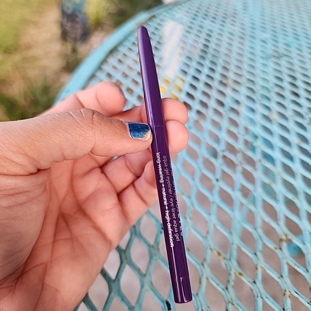 Tarte Emphaseyes Aqua Gel Eyeliner Plum - Picture 9 of 11